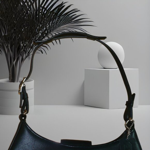 Coach Black Leather Handbag 01K-8319 – Timeless Heritage, Excellent Condition - Picture 4 of 5